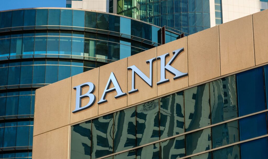 Bancos en La Ramada